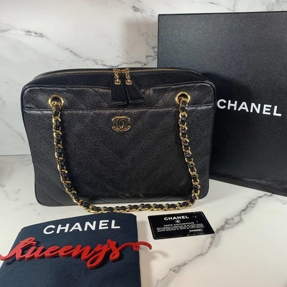 CHANEL Handbags - ❌❌ Chanel CC Vintage Chevron Caviar Camera Case shoulder bag